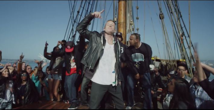 Macklemore and Ryan Lewis - Can't Hold Us - Tekst piosenki, lyrics - teksciki.pl