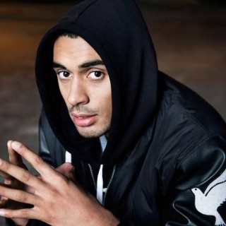 Malcolm B - Gäris - Tekst piosenki, lyrics - teksciki.pl