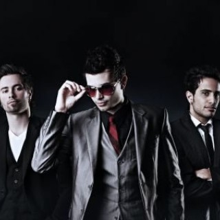 Manic Drive - Walls - Tekst piosenki, lyrics - teksciki.pl