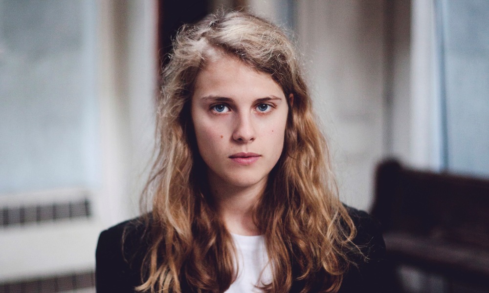 Marika Hackman - Bath Is Black - Tekst piosenki, lyrics - teksciki.pl