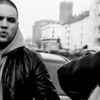 MC Bogy - Die Straße lässt nicht los - Tekst piosenki, lyrics - teksciki.pl