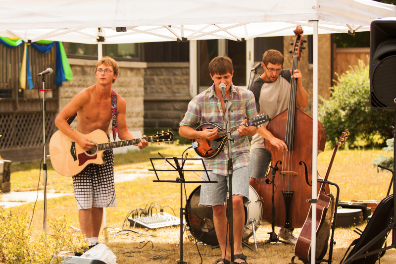 Miles of Bones - Something True - Tekst piosenki, lyrics - teksciki.pl