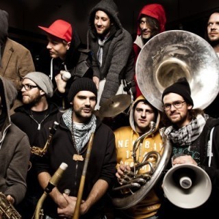 Moop Mama - Geh mit uns - Tekst piosenki, lyrics - teksciki.pl