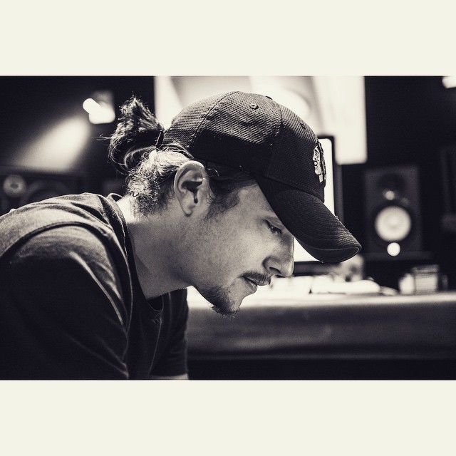 Nekfeu - Laisse aller - Tekst piosenki, lyrics - teksciki.pl