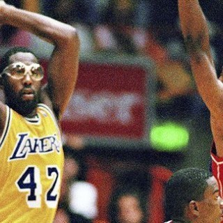 Népal - James Worthy - Tekst piosenki, lyrics - teksciki.pl