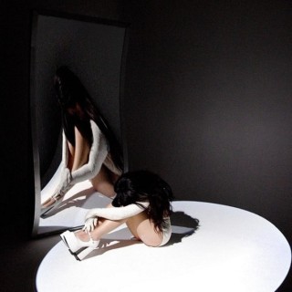 Nessa Barrett - DYING ON THE INSIDE - Tekst piosenki, lyrics - teksciki.pl