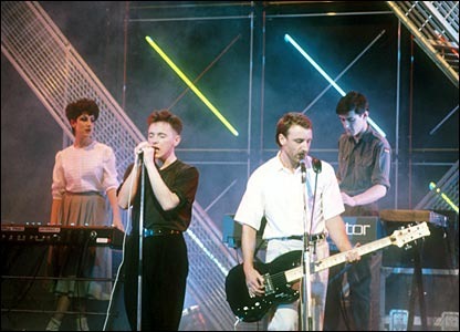 New Order - I'll Stay With You - Tekst piosenki, lyrics - teksciki.pl