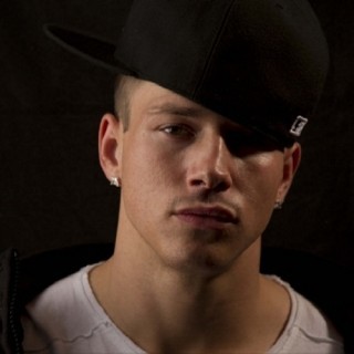 Novi Novak - Turn Up - Tekst piosenki, lyrics - teksciki.pl