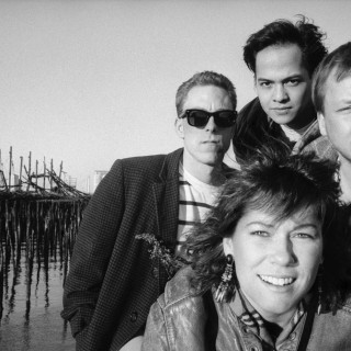 Pixies - Hang On To Your Ego - Tekst piosenki, lyrics - teksciki.pl