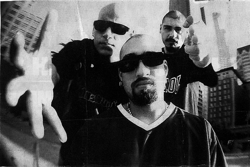 Psycho Realm - Conspiracy Theories - Tekst piosenki, lyrics - teksciki.pl