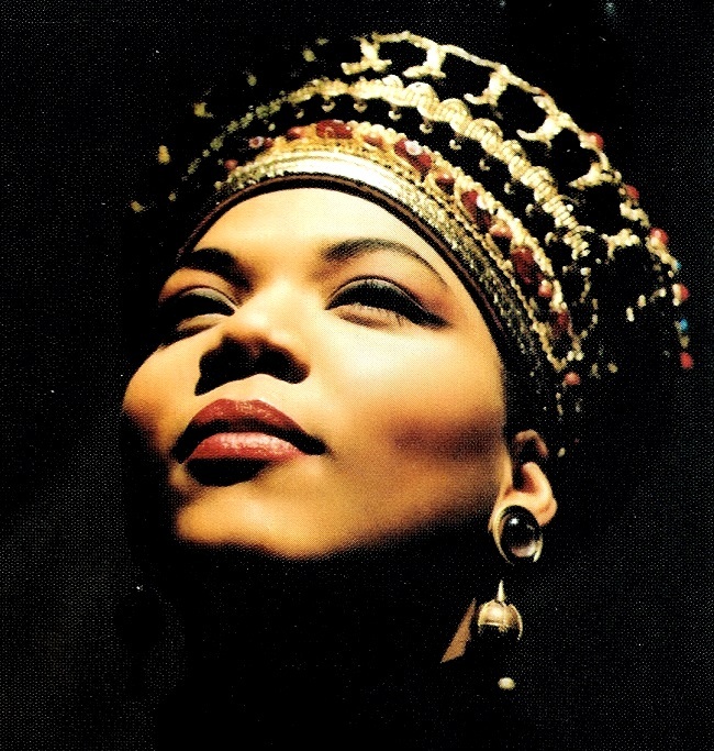 Queen Latifah - He's Everything - Tekst piosenki, lyrics - teksciki.pl
