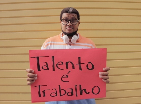 Raphão Alaafin - Talento é Trabalho - Tekst piosenki, lyrics - teksciki.pl