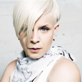 Robyn - Dancing on My Own (radio version) - Tekst piosenki, lyrics - teksciki.pl