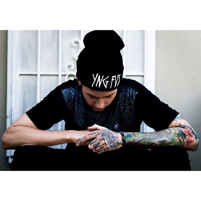 T. Mills - Hollywood - Tekst piosenki, lyrics - teksciki.pl