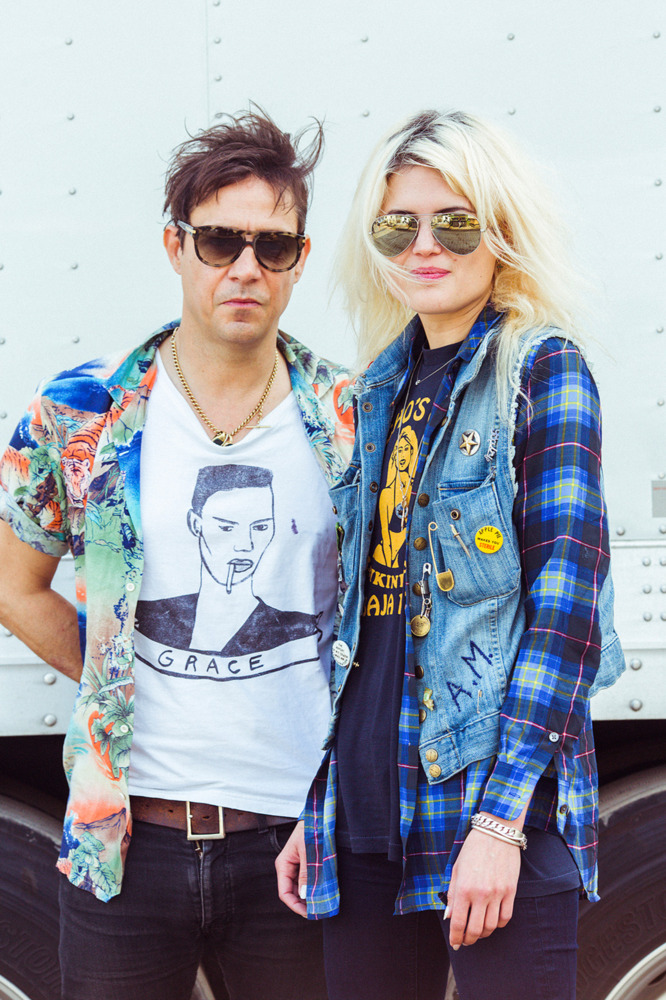 The Kills - Satellite - Tekst piosenki, lyrics - teksciki.pl