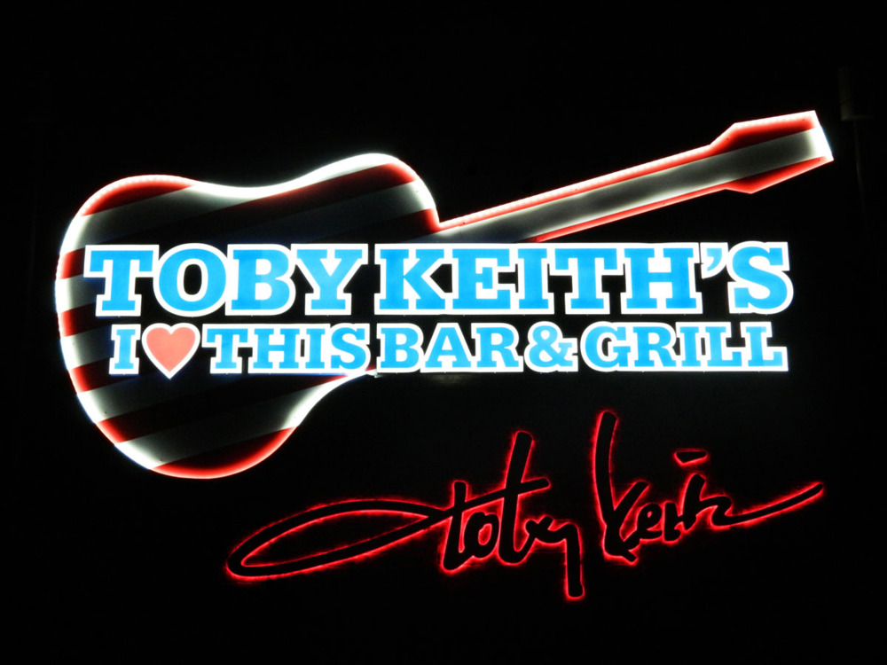 Toby Keith - I Love This Bar - Tekst piosenki, lyrics - teksciki.pl