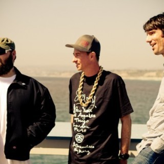 Ugly Duckling - Lower the Boom - Tekst piosenki, lyrics - teksciki.pl