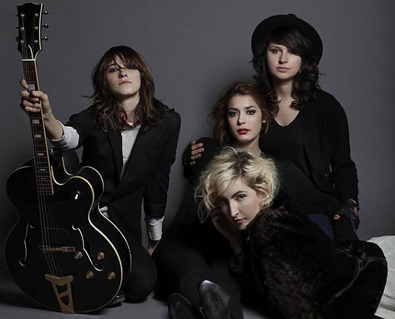 Warpaint - Beetles - Tekst piosenki, lyrics - teksciki.pl