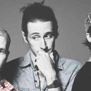 Wildcat! Wildcat! - Circuit breaker - Tekst piosenki, lyrics - teksciki.pl