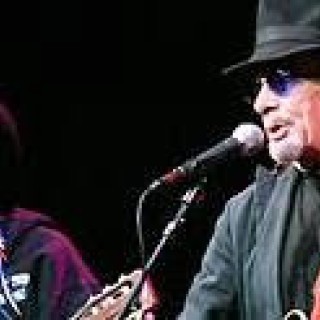 Willie Nelson & Merle Haggard - It's All Going to Pot - Tekst piosenki, lyrics - teksciki.pl